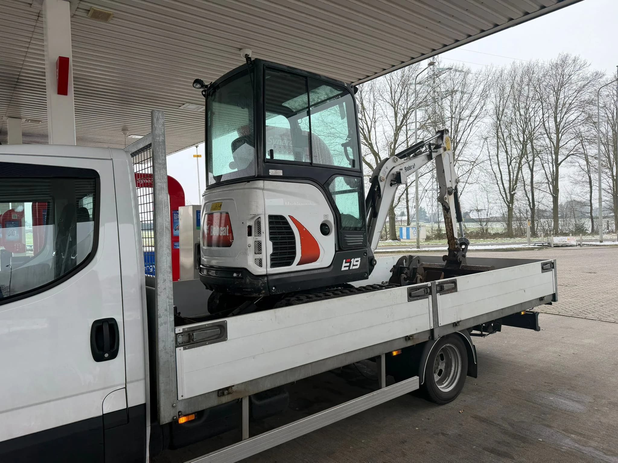 Bobcat E19 Minibagger gebraucht Transport Olpe — Kettenstark Ankauf