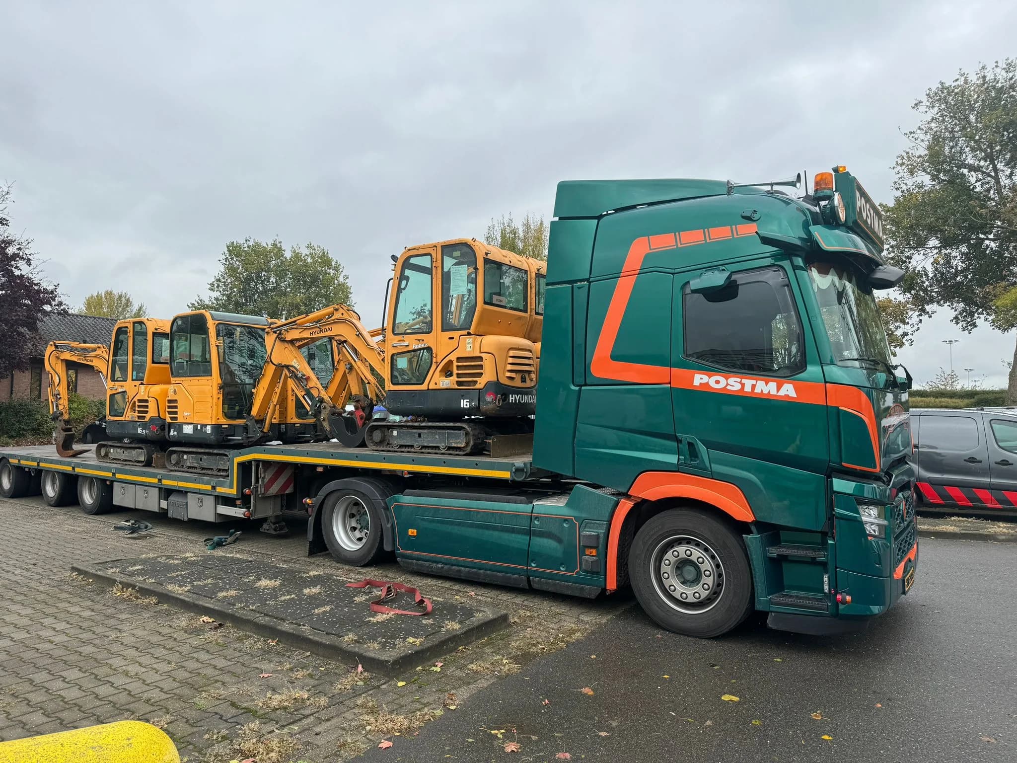 Hyundai Minibagger Transport Tieflader Ankauf NRW — Kettenstark